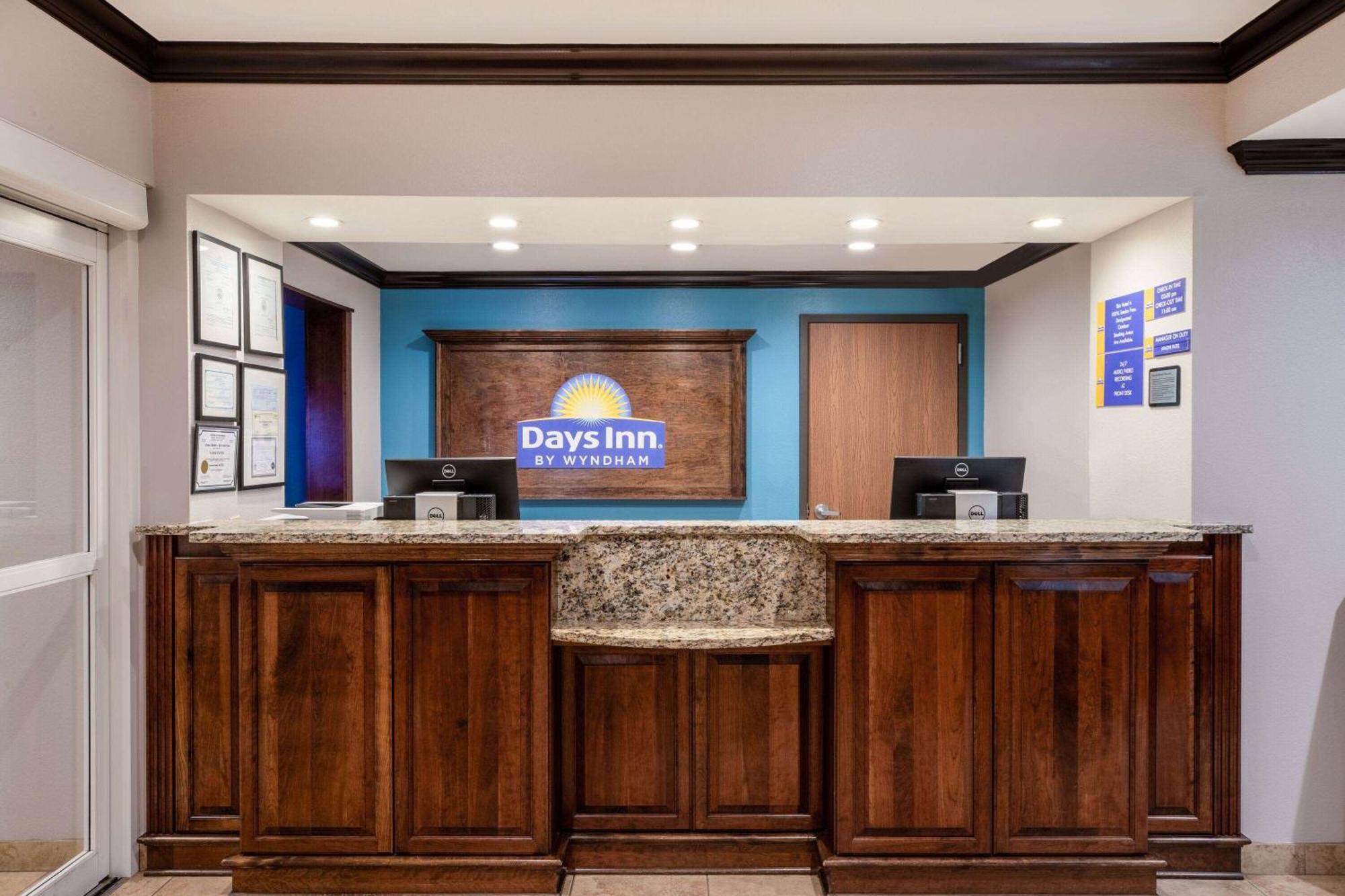 Days Inn By Wyndham Baton Rouge I-10 Prairieville Exterior foto